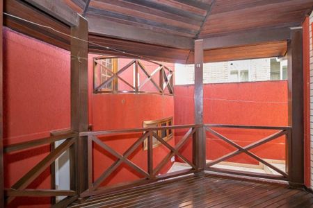 7_photo/94dce031bd.7b2f82b5c31047d5-ATLAS-8f0f17ae-bfbb-4394-9ec6-09e06da5e21e.jpg de casa à venda com 3 quartos, 330m² em Santa Felicidade, Curitiba