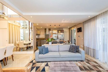 5_photo/94dce034b3.5201f2b37237fe26-ATLAS-151dad62-10f1-45bd-a64a-e4cea67950e2.jpg de casa à venda com 3 quartos, 400m² em Butiatuvinha, Curitiba