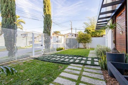 11_photo/94dce034b3.5201f2b37237fe26-ATLAS-36e13d6d-872d-43a6-be08-ece0a87b5e8c.jpg de casa à venda com 3 quartos, 400m² em Butiatuvinha, Curitiba