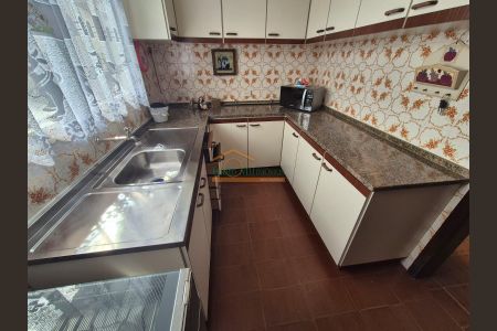 10_photo/94dce034d9.72dbb2e2e315c7ab-ATLAS-2ef40c43-3b1b-471f-b701-763b2e3232f7.jpg de casa à venda com 3 quartos, 172m² em Butiatuvinha, Curitiba