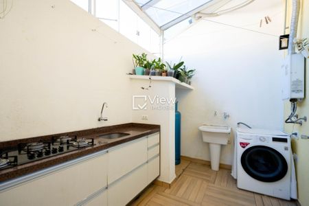 2_photo/94dce0457f.6961177f4b334132-ATLAS-4dee34bb-ba57-41a2-b021-d3fc80cacfb2.jpg de casa à venda com 3 quartos, 140m² em Santa Felicidade, Curitiba