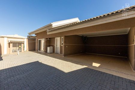 8_photo/94dce04b5d.02f29140979457be-ATLAS-37b2280f-e553-4086-bab4-c1c90bf06b64.jpg de casa à venda com 3 quartos, 408m² em Butiatuvinha, Curitiba