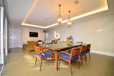 26_photo/94dce04b8b.7e32a39aa63d5365-ATLAS-f227c2df-a411-4a2f-82da-447628f55e11.jpg de casa à venda com 5 quartos, 590m² em Butiatuvinha, Curitiba