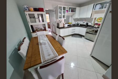 9_photo/94dce04ba5.2d782e9ced6b4695-ATLAS-728ab1d5-1717-4bfa-a79f-a7e77009dece.jpg de casa à venda com 5 quartos, 187m² em Butiatuvinha, Curitiba