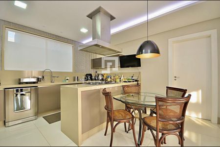 61_photo/94dce04c79.eb4747a7722cd593-ATLAS-5e8e46eb-d81a-4cce-963d-bc652bb82075.jpg de casa à venda com 4 quartos, 590m² em Butiatuvinha, Curitiba