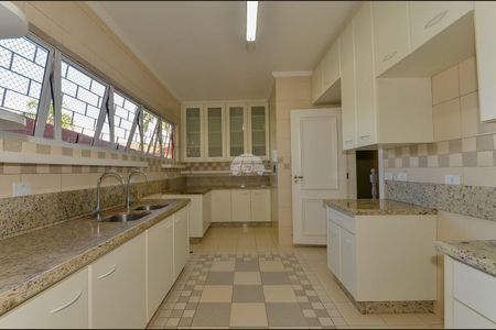 8_photo/94dce04c8d.32b376f14b665ac4-ATLAS-1b7f7cb7-5dde-4986-92dc-8483125b694f.jpg de casa à venda com 4 quartos, 220m² em Butiatuvinha, Curitiba