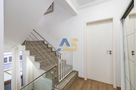 5_photo/94dce04d0d.04a823dc9d4d949a-ATLAS-ef6bfc77-170c-46bf-a912-1abca8985fd6.jpg de casa à venda com 3 quartos, 325m² em Santa Felicidade, Curitiba