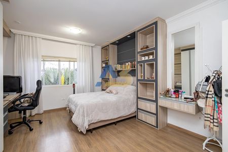 3_photo/94dce04da7.3714cccd63f8fe2d-ATLAS-12f2e260-ded4-4672-97f9-4495885961b2.jpg de casa à venda com 3 quartos, 323m² em Santa Felicidade, Curitiba