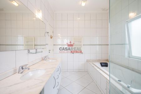 41_photo/94dce04dd5.e8a0ff3923ec2af0-ATLAS-86bb315d-9997-437e-ad94-9c0895a8ec7c.jpg de casa à venda com 3 quartos, 250m² em Santa Felicidade, Curitiba