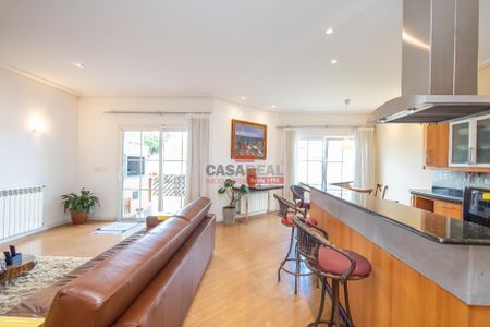 13_photo/94dce04dd5.e8a0ff3923ec2af0-ATLAS-9a3161d9-61f9-4a7c-8e32-acb09abfcc45.jpg de casa à venda com 3 quartos, 250m² em Santa Felicidade, Curitiba