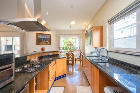 19_photo/94dce04dd5.e8a0ff3923ec2af0-ATLAS-ad843c6a-19cc-4b75-ab72-b907af355583.jpg de casa à venda com 3 quartos, 250m² em Santa Felicidade, Curitiba