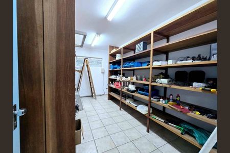 5_photo/94dce04e03.a6f2120c715e6f27-ATLAS-7f2cca8a-212a-4e2e-b1c5-0164f14281ff.jpg de casa à venda com 4 quartos, 700m² em Santa Felicidade, Curitiba