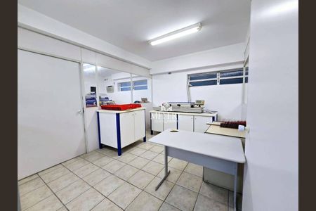 5_photo/94dce04e03.a6f2120c715e6f27-ATLAS-da6908d5-672f-4b03-80b9-dd137ea07f6b.jpg de casa à venda com 4 quartos, 700m² em Santa Felicidade, Curitiba