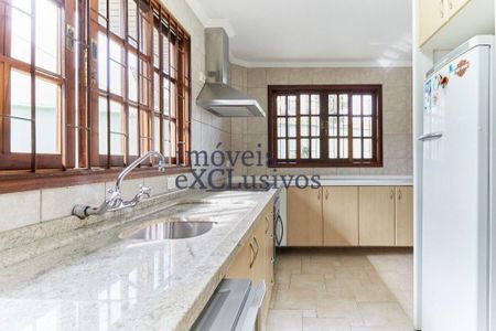 10_photo/94dce04f99.d6d0f4489e8b78ab-ATLAS-a23ff0a0-2000-468d-a202-8a0b6f12b7de.jpg de casa à venda com 3 quartos, 147m² em Santa Felicidade, Curitiba