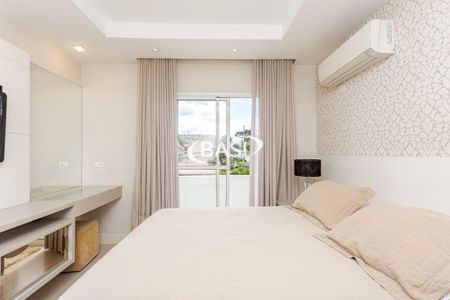 6_photo/94dce04fdf.5a3aa859b6edbdf9-ATLAS-205619eb-41e7-48e8-a91f-1d9bebfaab9b.jpg de casa à venda com 3 quartos, 150m² em Santa Felicidade, Curitiba