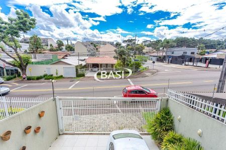 50_photo/94dce04fdf.5a3aa859b6edbdf9-ATLAS-cf065959-04ec-40ac-83f3-bc4b85cef01e.jpg de casa à venda com 3 quartos, 150m² em Santa Felicidade, Curitiba