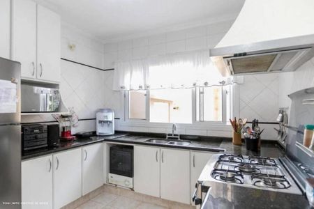 3_photo/94dce05039.e1e9339d2da74223-ATLAS-e7f4d219-6631-45f4-bcfd-b78d2b88dea4.jpg de casa para alugar com 4 quartos, 286m² em Santa Felicidade, Curitiba