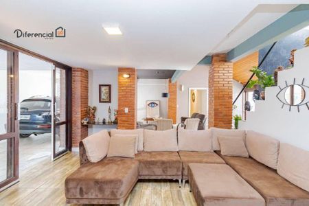 8_photo/94dce05399.7d44486df2fbe63f-ATLAS-2502f968-bc69-4e1e-945b-1e1bde5bb6b2.jpg de casa à venda com 3 quartos, 370m² em Santa Felicidade, Curitiba