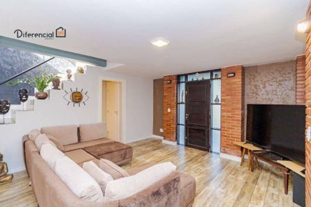 11_photo/94dce05399.7d44486df2fbe63f-ATLAS-501fc68b-0467-41d6-b1e7-dff7e9d3fc1c.jpg de casa à venda com 3 quartos, 370m² em Santa Felicidade, Curitiba