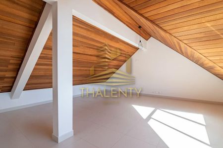 9_photo/94dce0544f.8f3f2a47dd94676f-ATLAS-9dd97552-6c8f-40e2-95f0-4cfbd7874c9f.jpg de casa à venda com 3 quartos, 218m² em Santa Felicidade, Curitiba