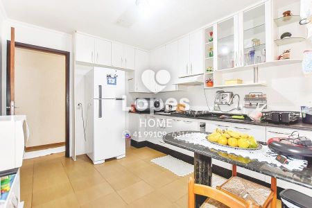 7_photo/94dce05617.2d257ce0050a8e83-ATLAS-7fd1db69-4b4f-4fca-951a-5a6faad52c89.jpg de casa à venda com 3 quartos, 370m² em Santa Felicidade, Curitiba