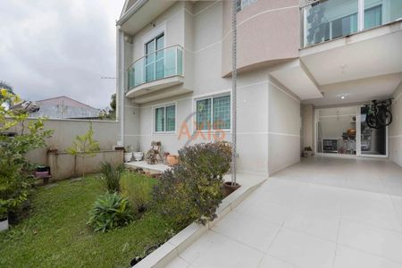 28_photo/94dce0567b.df2406aa61ba3211-ATLAS-d45bac8d-da44-49cc-a392-051bf58c6e53.jpg de casa à venda com 3 quartos, 173m² em Santa Felicidade, Curitiba