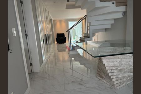 5_photo/94dce056dd.732b7fd8aaa5f07d-ATLAS-bb0c29de-c7c1-4b78-840b-6018d1b375be.jpg de casa à venda com 3 quartos, 228m² em Santa Felicidade, Curitiba