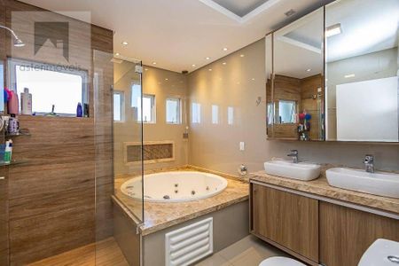 9_photo/94dce056dd.d06837d8061a24ea-ATLAS-8e0913c8-38b5-4a9a-ac1f-ab9d6e9e89b8.jpg de casa à venda com 4 quartos, 228m² em Santa Felicidade, Curitiba