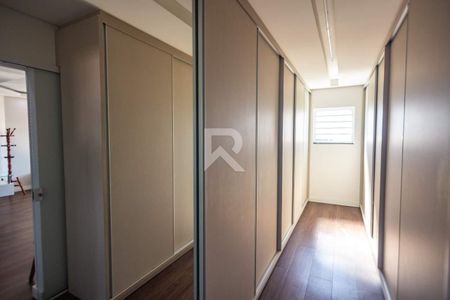 4_photo/94dce05791.50dcffd0bfa00027-ATLAS-bc308b2f-e164-4fd0-8360-6feb56729a89.jpg de casa à venda com 6 quartos, 375m² em Santa Felicidade, Curitiba