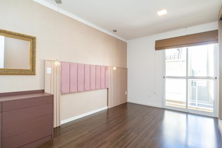 2_photo/94dce058d9.0ff36cb14f4d80ac-ATLAS-065e1653-a882-465b-8afa-cfaf7353c159.jpg de casa à venda com 3 quartos, 159m² em Santa Felicidade, Curitiba