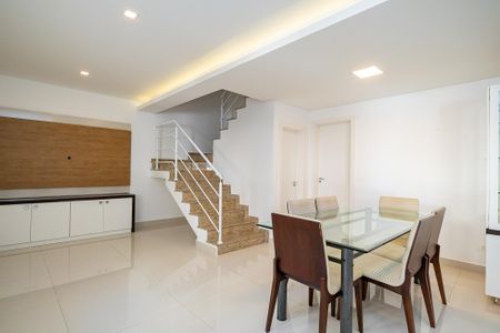 3_photo/94dce058d9.0ff36cb14f4d80ac-ATLAS-c7e2e2f3-0c78-42cc-a3bf-1ca75b760f7a.jpg de casa à venda com 3 quartos, 159m² em Santa Felicidade, Curitiba