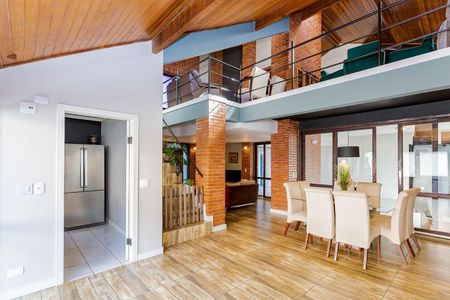 2_photo/94dce05955.ceff8192393c33de-ATLAS-e418dc25-efdc-4143-95ce-ac7f255e3570.jpg de casa à venda com 3 quartos, 370m² em Santa Felicidade, Curitiba