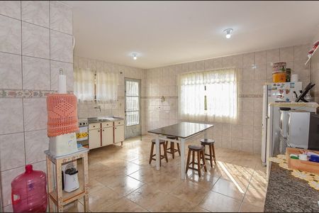 4_photo/94dce05a8b.dd36eae811456584-ATLAS-2af6e474-89b4-4ff8-b52f-0232a0c51d65.jpg de casa à venda com 4 quartos, 218m² em Santa Felicidade, Curitiba