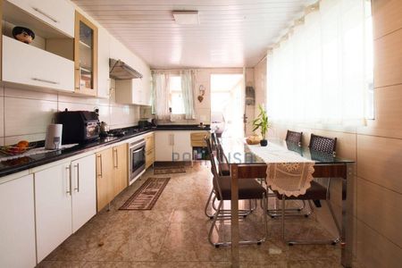 11_photo/94dce05b87.ed4f9904fc8225d3-ATLAS-49b4222b-723f-46b1-8cec-3763ccc4d86d.jpg de casa à venda com 8 quartos, 180m² em Santa Felicidade, Curitiba