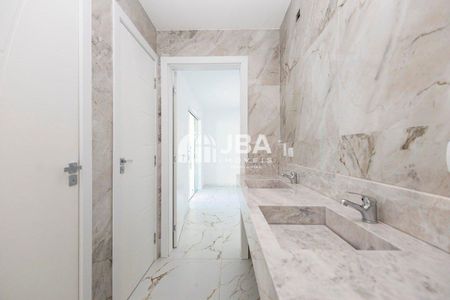 7_photo/94dce05bcd.3dea3cab82053bf3-ATLAS-96d6e514-e735-41c3-8437-cdf38e107fb2.jpg de casa à venda com 4 quartos, 277m² em Santa Felicidade, Curitiba