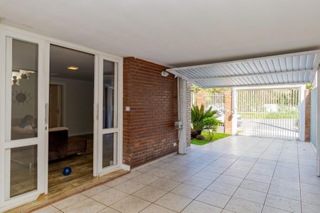 8_photo/94dce05bd5.6e9143fe3d472e43-ATLAS-c63bc6f1-7675-44ed-8d8e-dfe89603787d.jpg de casa à venda com 3 quartos, 340m² em Santa Felicidade, Curitiba