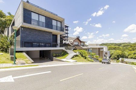 11_photo/94dce0e32f.f80db5b69226ee23-ATLAS-ffbddee9-259e-4125-b7e2-4a133d7928ab.jpg de casa de condomínio à venda com 3 quartos, 551m² em Pilarzinho, Curitiba