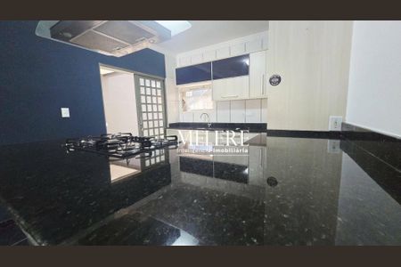6_photo/94dce0f081.e348e20e25b59110-ATLAS-4d658e59-ee1d-453f-909b-ff6e0fcfddf0.jpg de casa à venda com 2 quartos, 130m² em Santa Felicidade, Curitiba