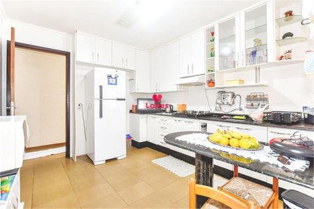 3_photo/94dce0f8d9.ceff8192393c33de-ATLAS-edab3589-db12-4823-b5d0-21f9d1ffeb82.jpg de casa à venda com 3 quartos, 370m² em Santa Felicidade, Curitiba