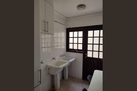 31_photo/94dce0ff35.e3da74daae84817a-ATLAS-bb3ea45f-e2ed-44a6-9a85-7de5a32ec283.jpg de casa à venda com 3 quartos, 239m² em Santa Felicidade, Curitiba