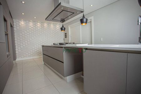 18_photo/94dce101ef.861ace68e0ec684b-ATLAS-91f8e18a-b89a-4fd0-a20d-5e07bd5671db.jpg de casa à venda com 4 quartos, 525m² em São João, Curitiba