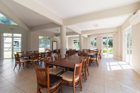 46_photo/94dce101ef.b77e7a1178258964-ATLAS-a2945d6d-c3bd-4222-bf3f-5cee33ec0adc.jpg de casa de condomínio à venda com 4 quartos, 448m² em São João, Curitiba