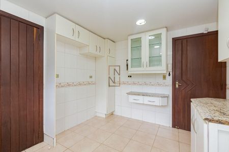 8_photo/94dce105db.2c5e9d75b46b8bdb-ATLAS-7f331645-4a8c-4429-8dfc-dea235cba748.jpg de casa à venda com 4 quartos, 330m² em Santa Felicidade, Curitiba