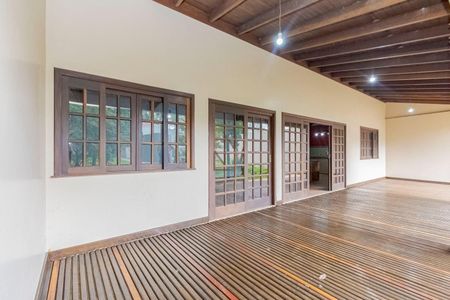 34_photo/94dce105db.2c5e9d75b46b8bdb-ATLAS-b1d0a8c2-607b-4279-8bc4-a9e21f770a11.jpg de casa à venda com 4 quartos, 330m² em Santa Felicidade, Curitiba