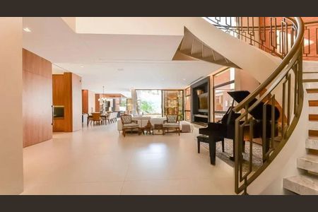 7_photo/94dce10a9d.ceff8192393c33de-ATLAS-68fe94dd-b8aa-4f81-a47a-2f90bc0a9c31.jpg de casa à venda com 4 quartos, 428m² em Santa Felicidade, Curitiba