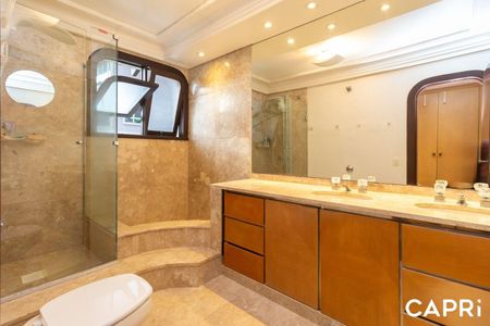 4_photo/94dce10b35.7e2ea02b9085bf9d-ATLAS-215c2a2a-898f-4f3b-a7cb-5474bcb1a2b3.jpg de casa à venda com 4 quartos, 517m² em Santa Felicidade, Curitiba