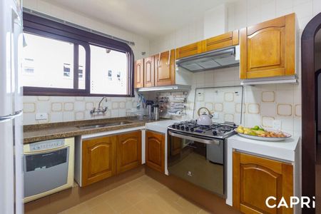 8_photo/94dce10b35.7e2ea02b9085bf9d-ATLAS-6f43acb1-7fab-4837-9263-989e9cca1988.jpg de casa à venda com 4 quartos, 517m² em Santa Felicidade, Curitiba