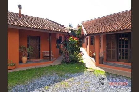 3_photo/94dce10f0b.1463d70521bc8e9f-ATLAS-a6756db1-b044-4520-b15e-dca40c15554b.jpg de casa à venda com 6 quartos, 300m² em Santa Felicidade, Curitiba