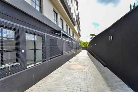 8_photo/94dce10f6f.ceff8192393c33de-ATLAS-81d9e5a6-1738-461c-b5dc-4dc49c8cd85c.jpg de apartamento à venda com 1 quarto, 31m² em Santa Felicidade, Curitiba