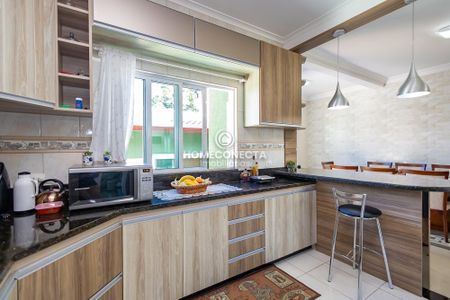 5_photo/94dce11095.2b4381d368a6f37f-ATLAS-1988929d-7cad-493c-bc55-7d1eea0d41fb.jpg de casa à venda com 4 quartos, 300m² em São João, Curitiba